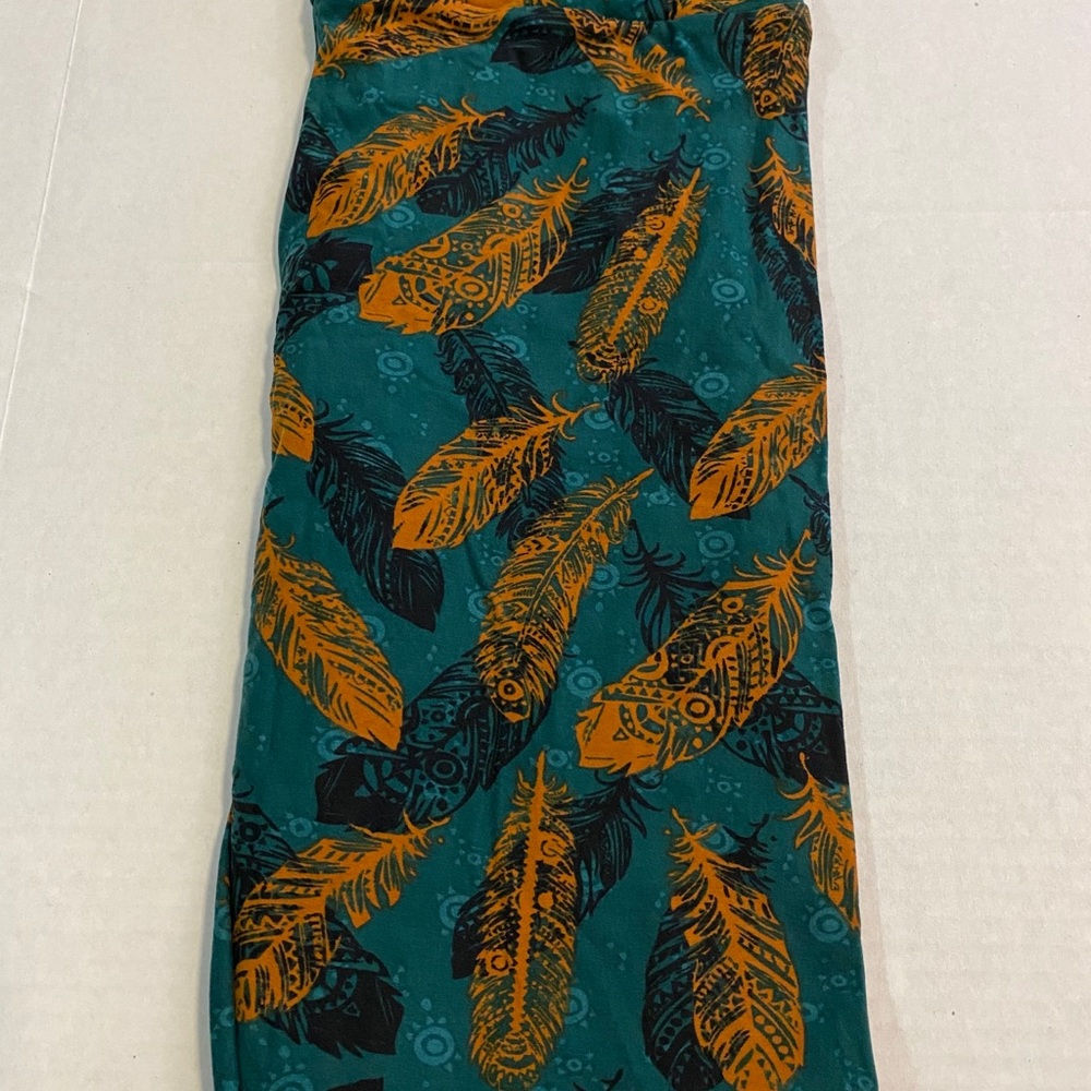 NEW LuLaRoe Feathers Leggings TC